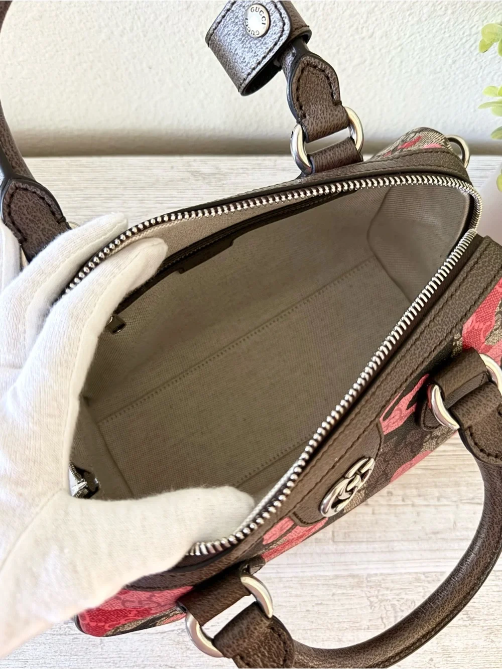 New Gucci GG Emblem pink camouflaged duffle travel crossbody handle medium bag,